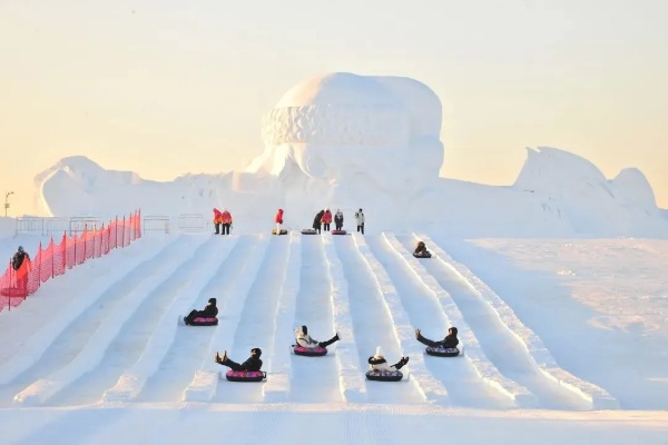 燕窝水世界冬季欢乐攻略：探索冰雪奇趣乐园