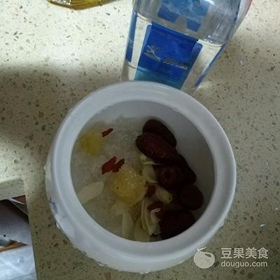 选用哪种矿泉水炖煮燕窝更佳？