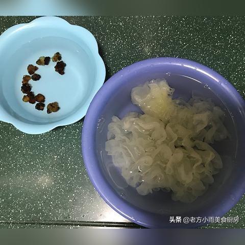 燕窝冲泡杯子里放什么好喝，提升口感的方法与搭配建议