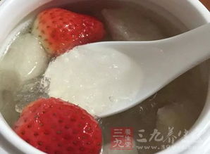 燕窝料理的营养价值、功效与作用：全面解析燕窝对身体的好处及食用方法