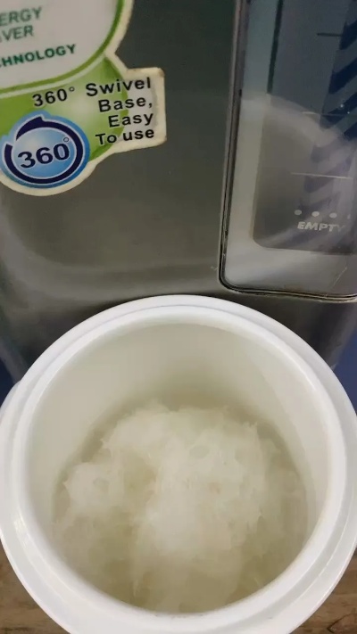 隔水炖燕窝加水比例：炖煮水量及冷热水选择详解