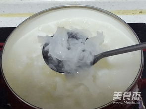 土豆炖燕窝桃胶的美味搭配与炖制方法