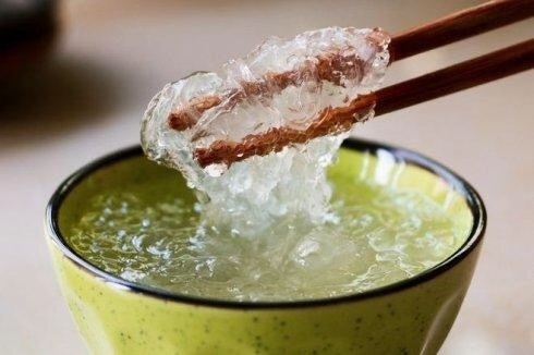 燕窝什么时候加冰糖更好：食用与泡制更佳时机解析