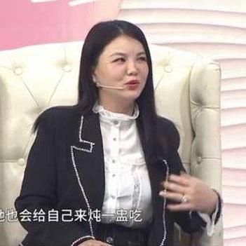 探寻燕窝爱好者：那位常喝燕窝的优雅阿姨名字揭秘