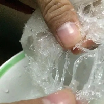 长时间浸泡燕窝后其质地与形态变化探究