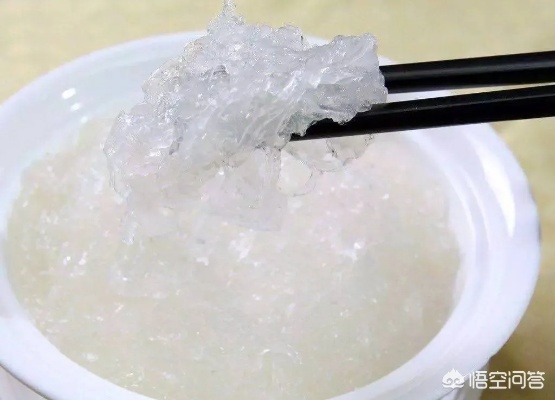 燕窝是什么做成的,好吃吗：探究燕窝的制作与口感体验