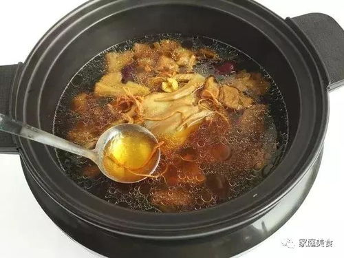 虫草什么时间放汤里更佳：煲汤与食用更佳时机探讨