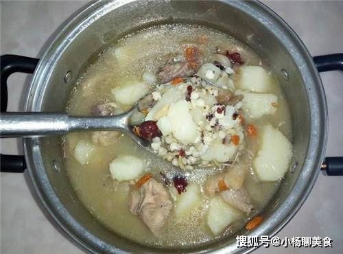 燕窝炖煮时适宜添加的食材及其烹饪方法