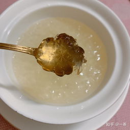 燕窝和鱼胶什么时间炖好：炖制时间及更佳食用时刻对比