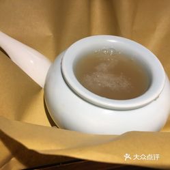 桃胶燕窝烹饪全解析：推荐锅具与完整制作步骤指南