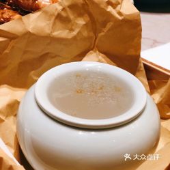 '揭秘：刷胶燕窝炖煮后的真实面貌与口感体验'