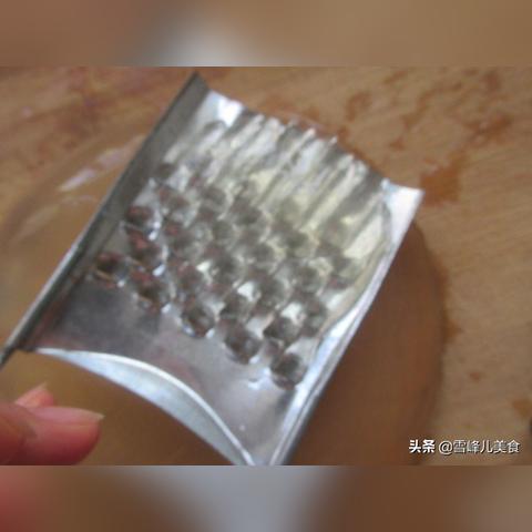 好的燕窝中小条状是什么