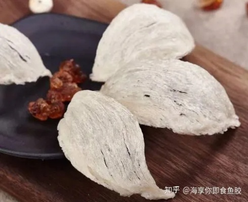 燕窝与花胶的区别、功效及美容食谱：全面解析两者的差异与应用