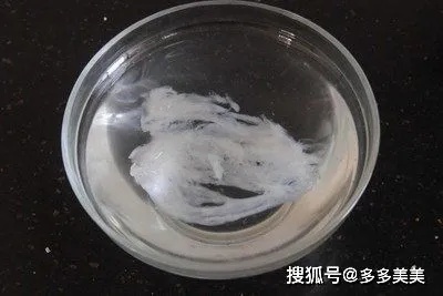 燕窝溶解成水是什么原因导致的？探究其成因与诱因。