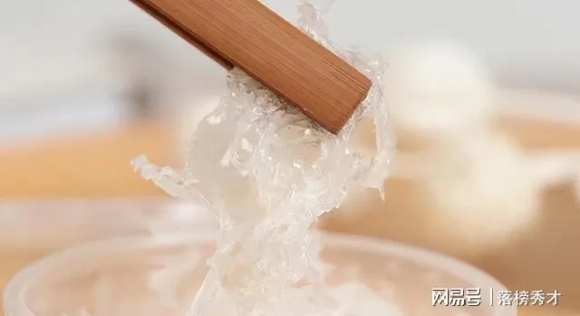 燕窝是燕子吐出来的口水吗：揭秘燕窝的来源与成分