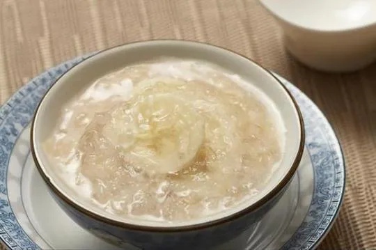 燕窝里面可以加什么东西一起炖：炖汤搭配与美味食材推荐