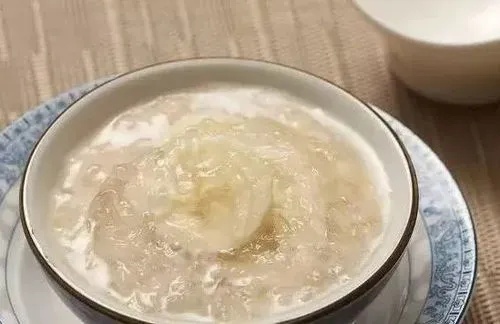 什么食物可以媲美燕窝：探寻与燕窝相媲美的食材及推荐