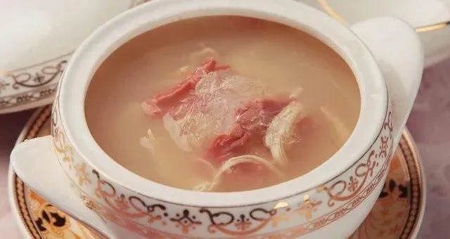 燕窝滋补美食：大肉条搭配指南与营养解析