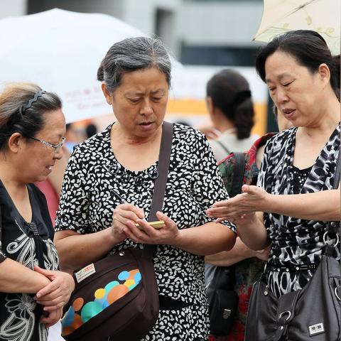 李燕窝耳钉精选：全方位推荐各价位高品质耳钉与款式