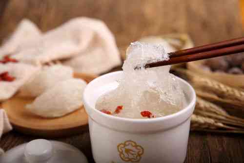 儿童燕窝能吃吗：7-8岁儿童食用燕窝营养与功效及美味做法探讨