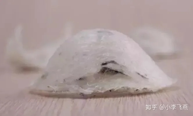 燕窝有点发黑正常吗，还能吃吗及原因分析