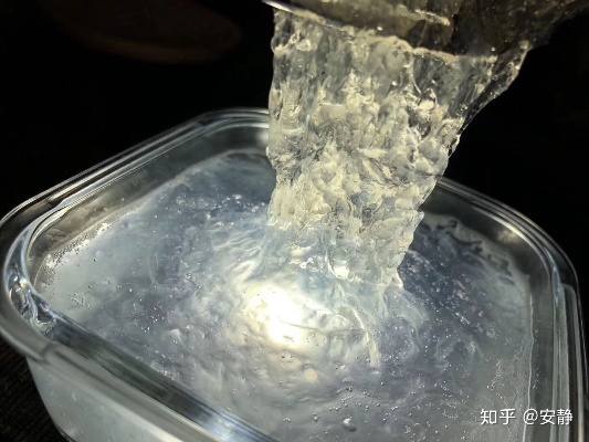 燕窝里面是什么色的液体及燕窝内白色物质探究