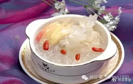 全面解析：银耳与燕窝的营养差异、挑选要点及在日常饮食中的运用