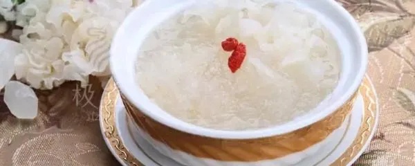 燕窝和燕耳有什么区别：对比分析及其食用价值差异