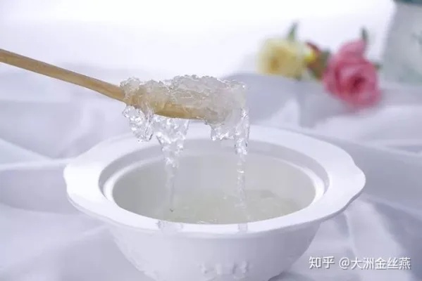 燕窝搭配哪些食材可助美白皮肤：全方位解析燕窝美白护肤的更佳组合