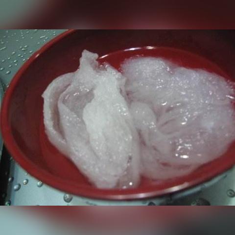 炖燕窝水温多少合适：炖煮与食用适宜水温及用水量指南