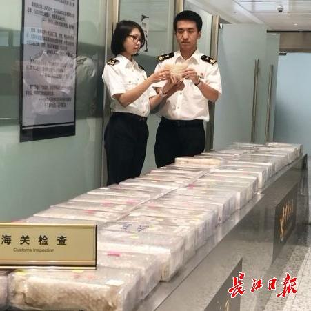 燕窝单瓶包装克重推荐：如何选择口感更佳的单瓶燕窝重量